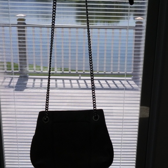 Gray purse with silver chain - Picture 3 of 7